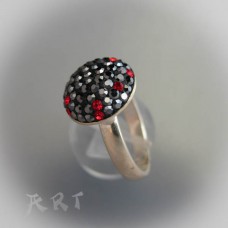Сребърен дамски пръстен с камъни Swarovski R-303